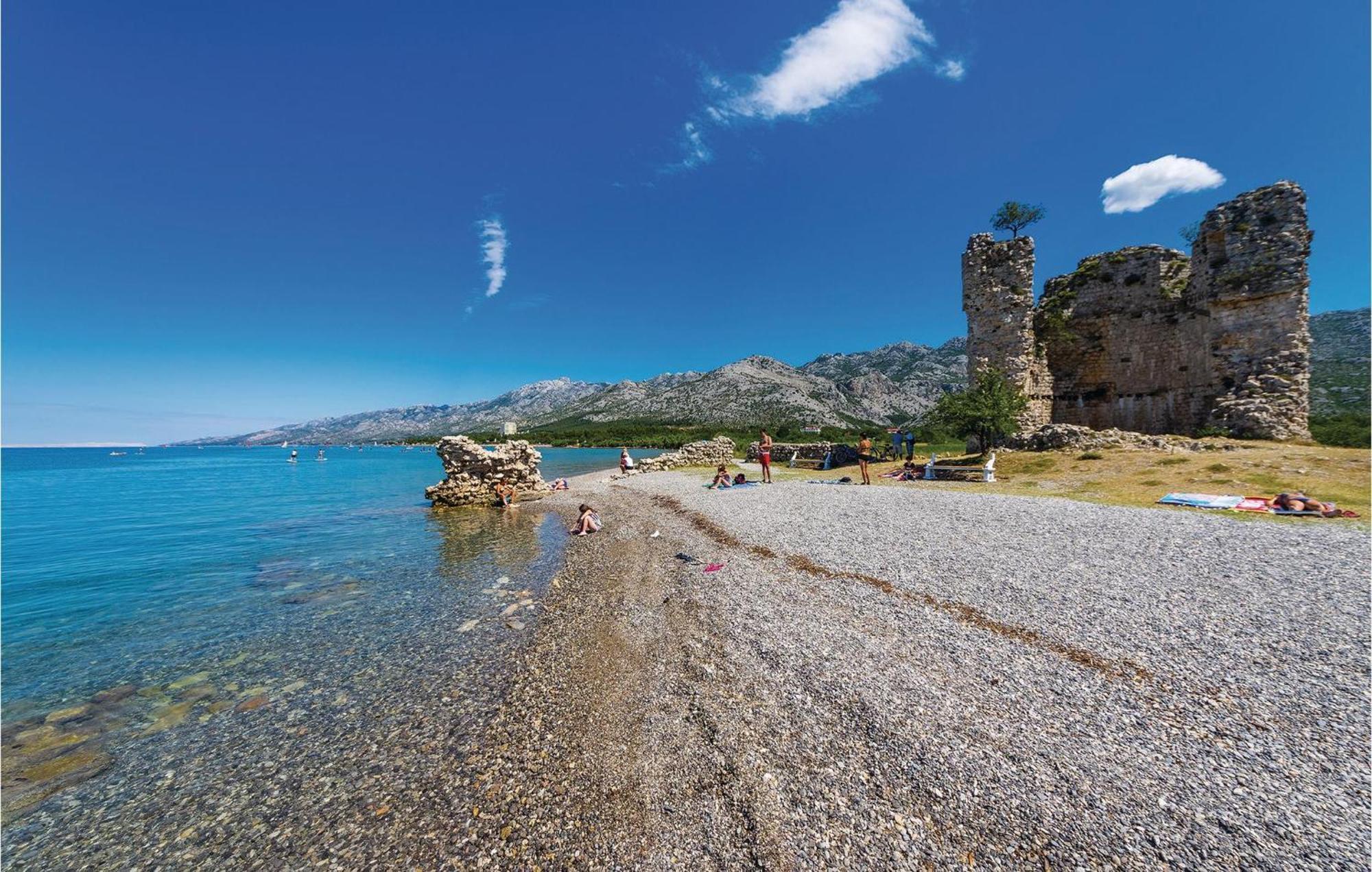 2 Bedroom Lovely Apartment In Starigrad Paklenica Exterior foto