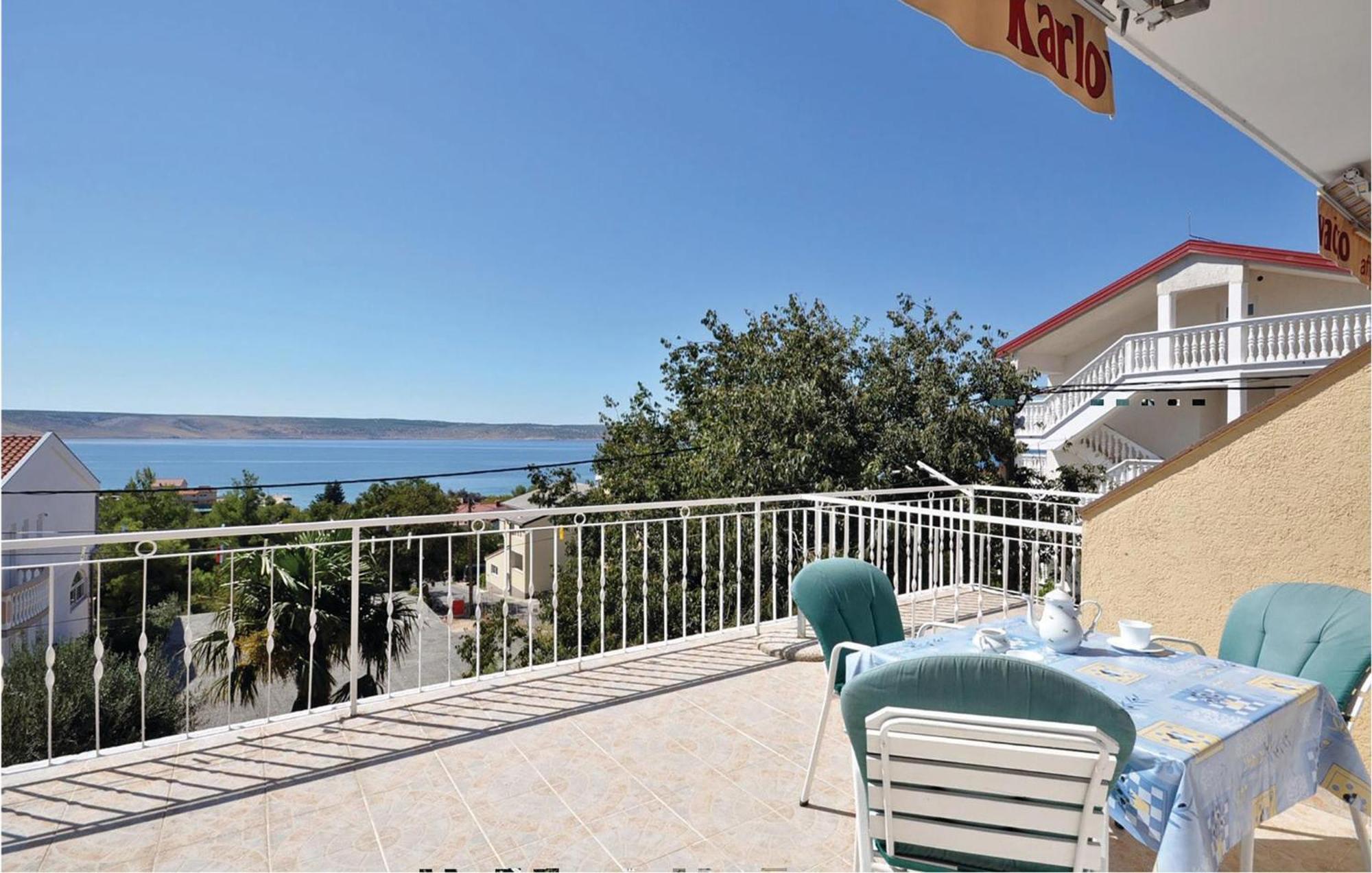 2 Bedroom Lovely Apartment In Starigrad Paklenica Exterior foto