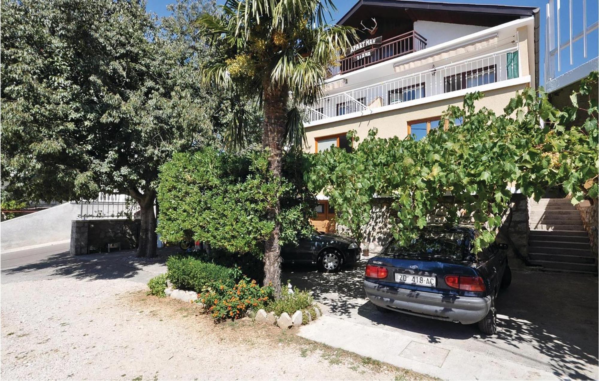 2 Bedroom Lovely Apartment In Starigrad Paklenica Exterior foto